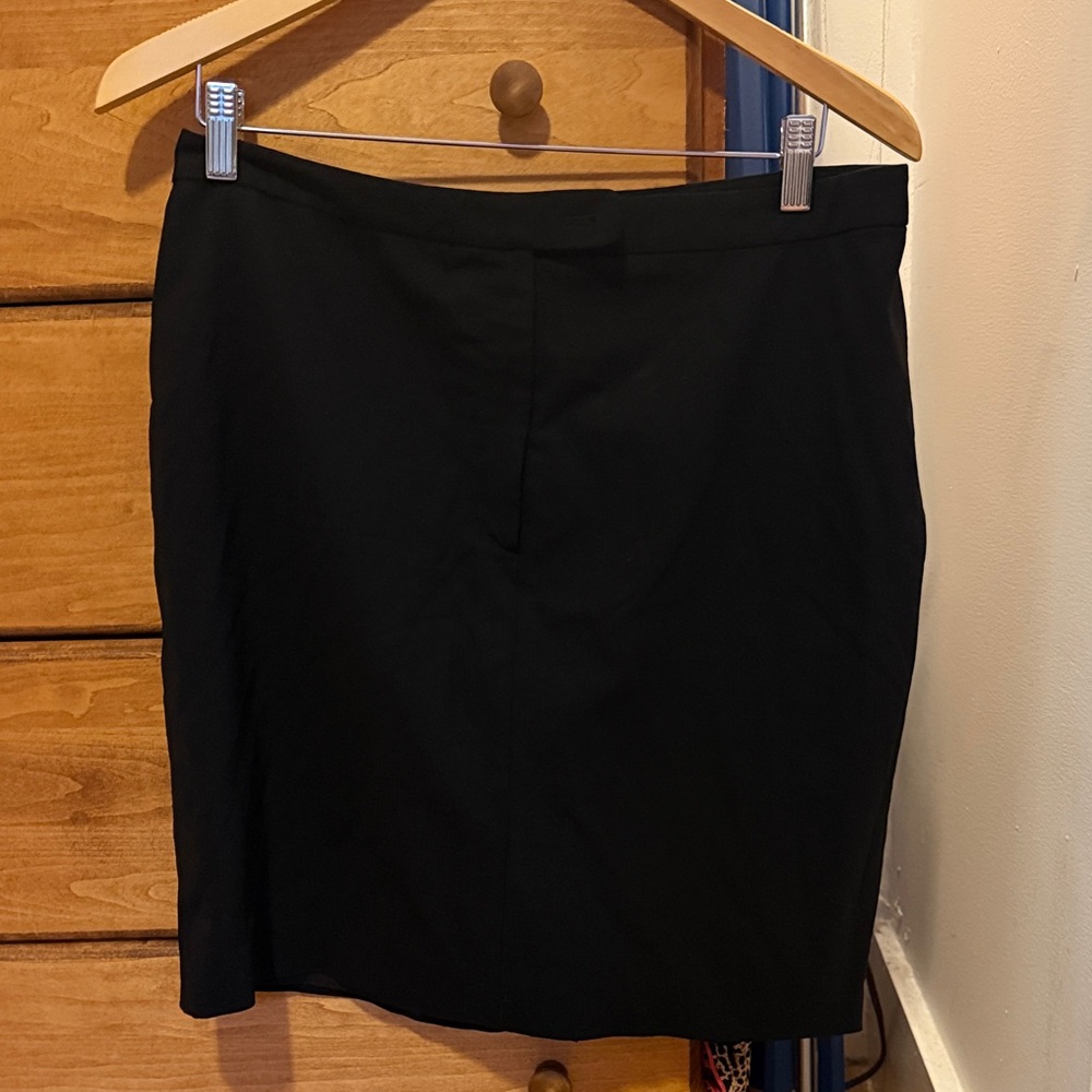 Classic Anne Taylor Black Pencil Skirt